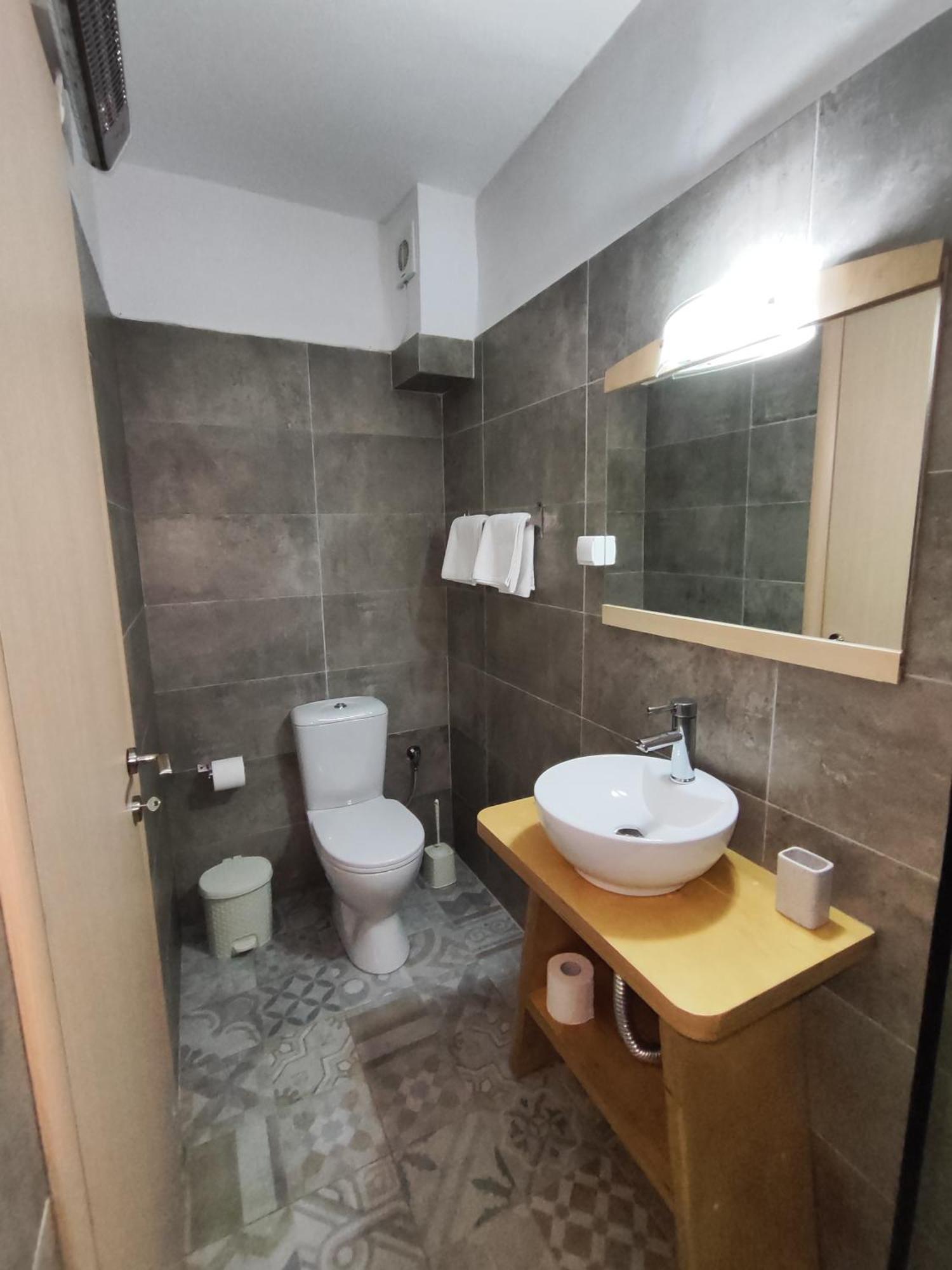 Thea Monastiraki Bed & Breakfast ภายนอก รูปภาพ