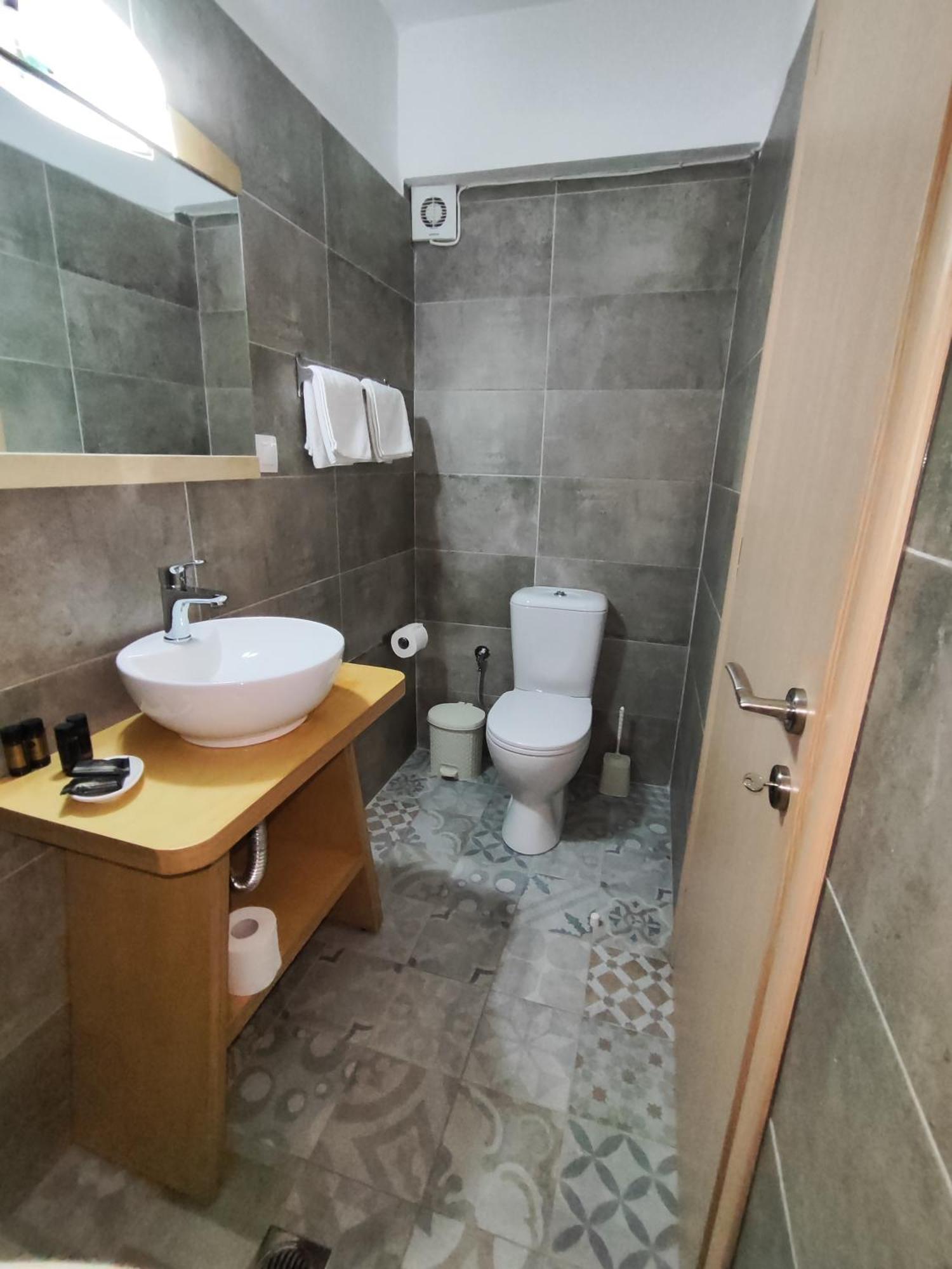 Thea Monastiraki Bed & Breakfast ภายนอก รูปภาพ